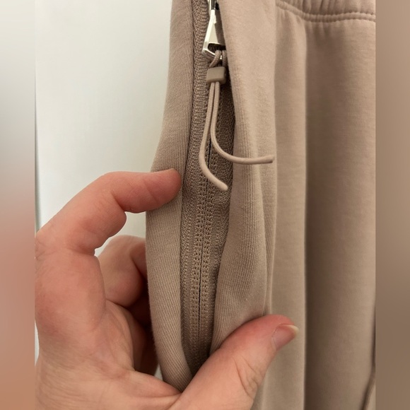 Old Navy Beige Sweatpants with Front Seam, Sz 2XL - Picture 2 of 7